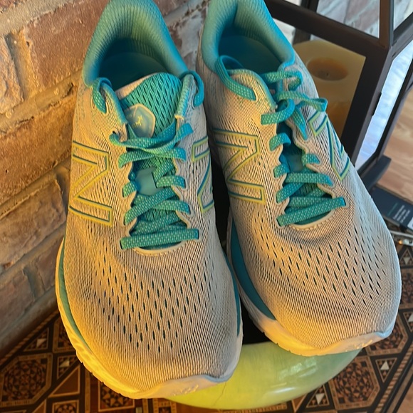 Women’s New Balance running sneakers - Picture 3 of 8